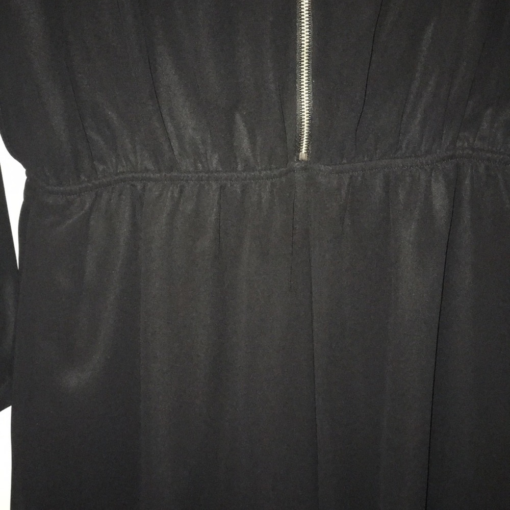 Express shorts romper - Picture 3 of 6